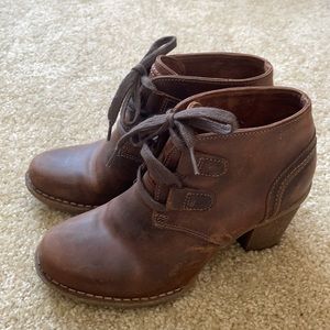 Clarks Artisan Carleta Lyon lace up ankle boot